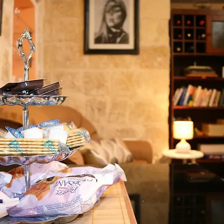 5 Minute Walk From Malta Airport Holiday home Gudja