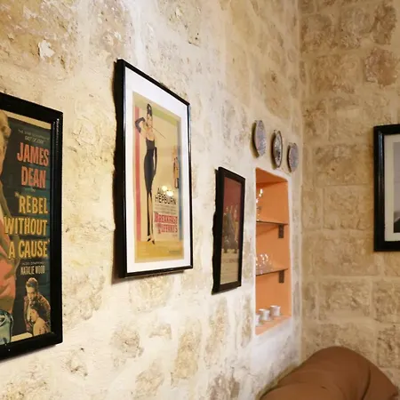 Holiday home 5 Minute Walk From Malta Airport *
